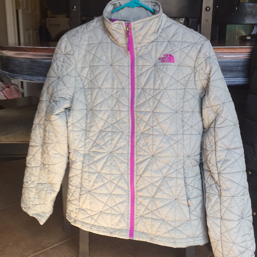 Northface ladies size M quilted jacket.